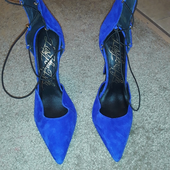 Shoes - Picture 2 of 5